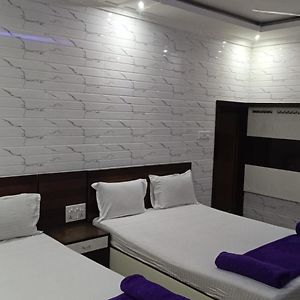 Hotel Taiba International - Near New Market & Sudder Street